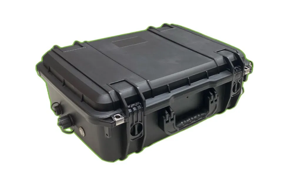Medium Network Case with USB-C Charge Port - MAC710.T.001